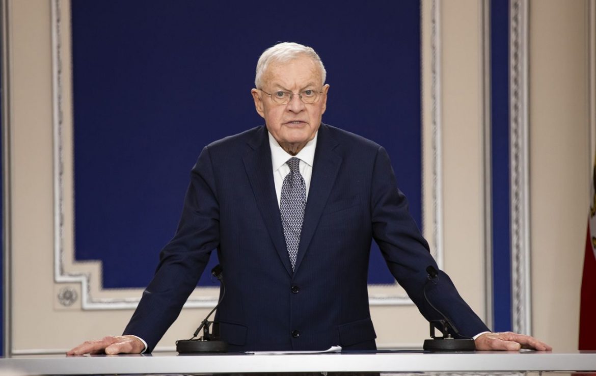 Кіт Келлог заявив, що Трамп дозволив Україні завдавати дальні удари по Росії, остаточне рішення щодо Tomahawk ще не ухвалене.