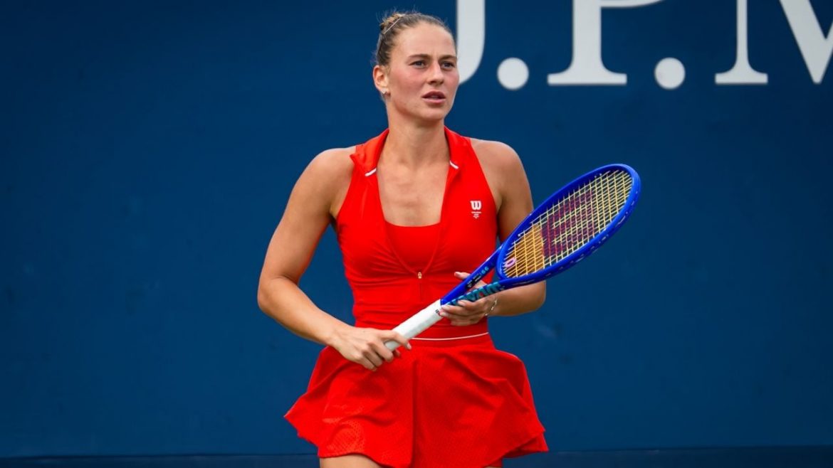Марта Костюк вийшла у четвертий раунд WTA 1000 у Пекіні, здолавши Алєксандру Сасновіч, і зустрінеться з Джессікою Пегулою, повідомляє FBC.net.ua.