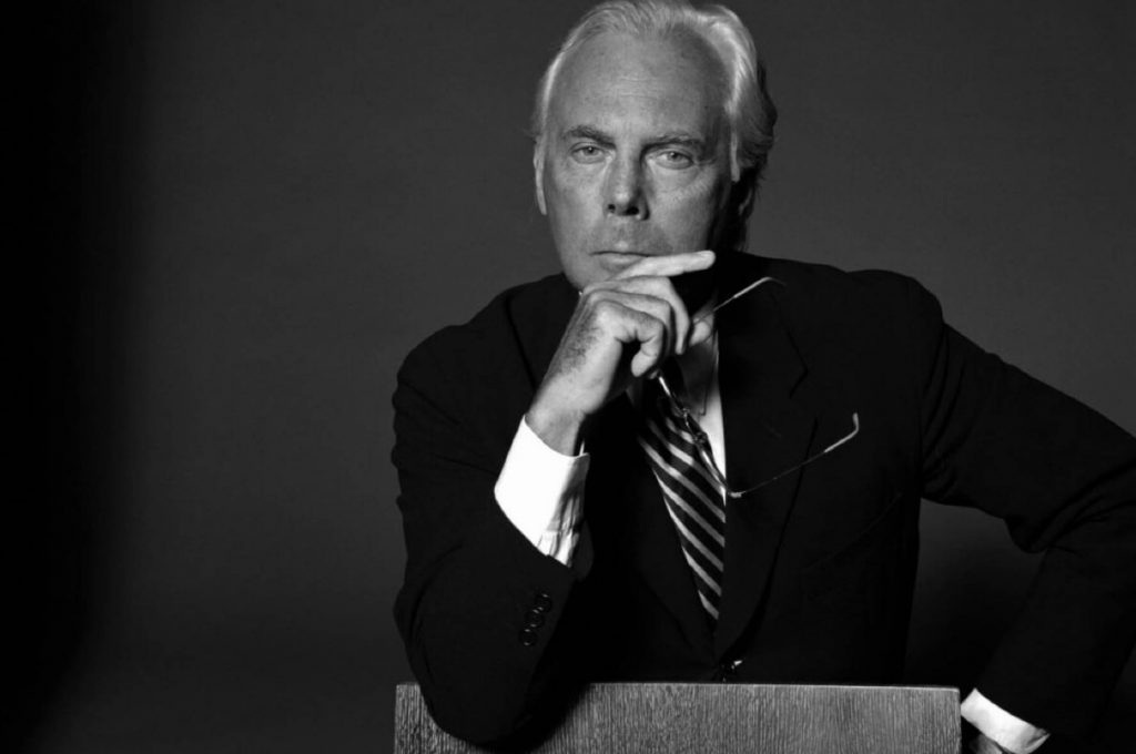 У віці 91 року помер Джорджо Армані. Про смерть модельєра повідомила Armani Group. Прощання відбудеться у Мілані 6–7 вересня, похорон — у закритому колі.