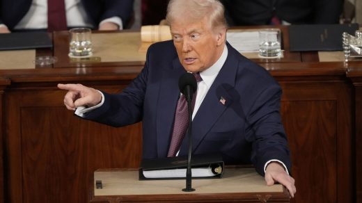 Фінал US Open 2025 між Алькарасом та Сіннером відвідає Дональд Трамп — перший чинний президент США за 25 років, який буде на вирішальному матчі.