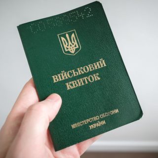 Зареєстровано законопроєкт №14037 про відстрочку від мобілізації для тих, хто надає житло переселенцям, пояснює депутат Георгій Мазурашу.