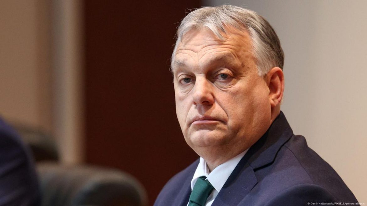 Віктор Орбан оголосив про початок збору підписів проти військових планів ЄС, звинувативши Брюссель у прагненні до війни, повідомляє FBC.net.ua.