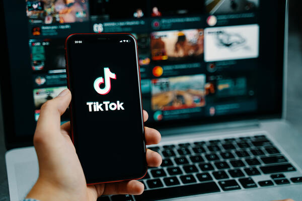 США та Китай фіналізували угоду щодо TikTok. Міністр фінансів Скотт Бессент підтвердив, що Трамп і Сі Цзіньпін підпишуть її 30 жовтня у Кореї. США та Китай фіналізували угоду щодо TikTok. Міністр фінансів Скотт Бессент підтвердив, що Трамп і Сі Цзіньпін підпишуть її 30 жовтня у Кореї.