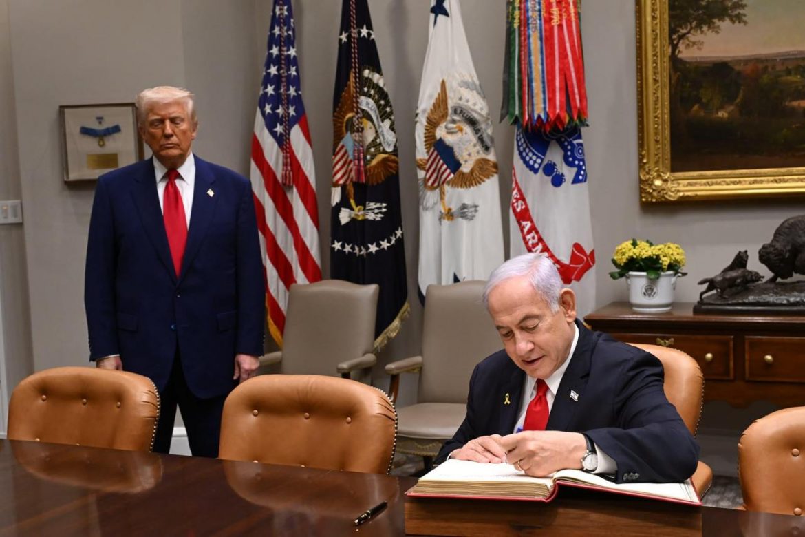 Нетаньягу зустрів Трампа в Ізраїлі на тлі звільнення заручників ХАМАСу та підготовки саміту щодо Сектору Гази.