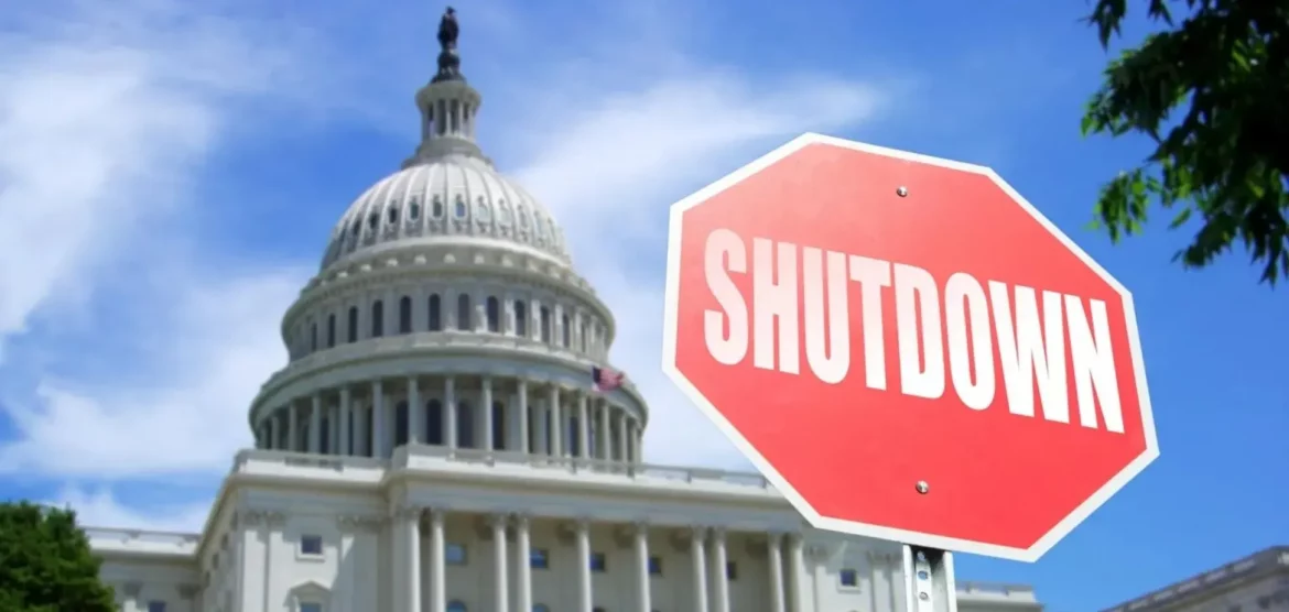 Уряд США вже 22 дні залишається паралізованим через політичне протистояння між демократами та республіканцями щодо фінансування системи охорони здоров’я.