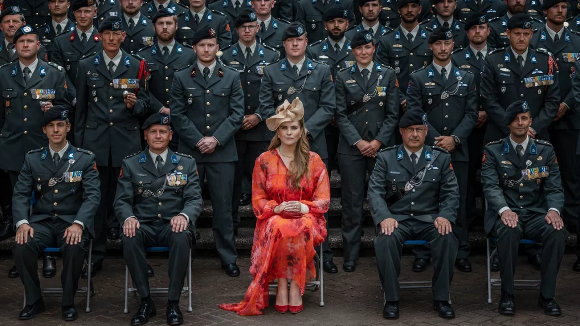 Принцеса Катаріна-Амалія стала першою жінкою у королівській родині Нідерландів, що вступила на військову службу та отримала звання резервістки.