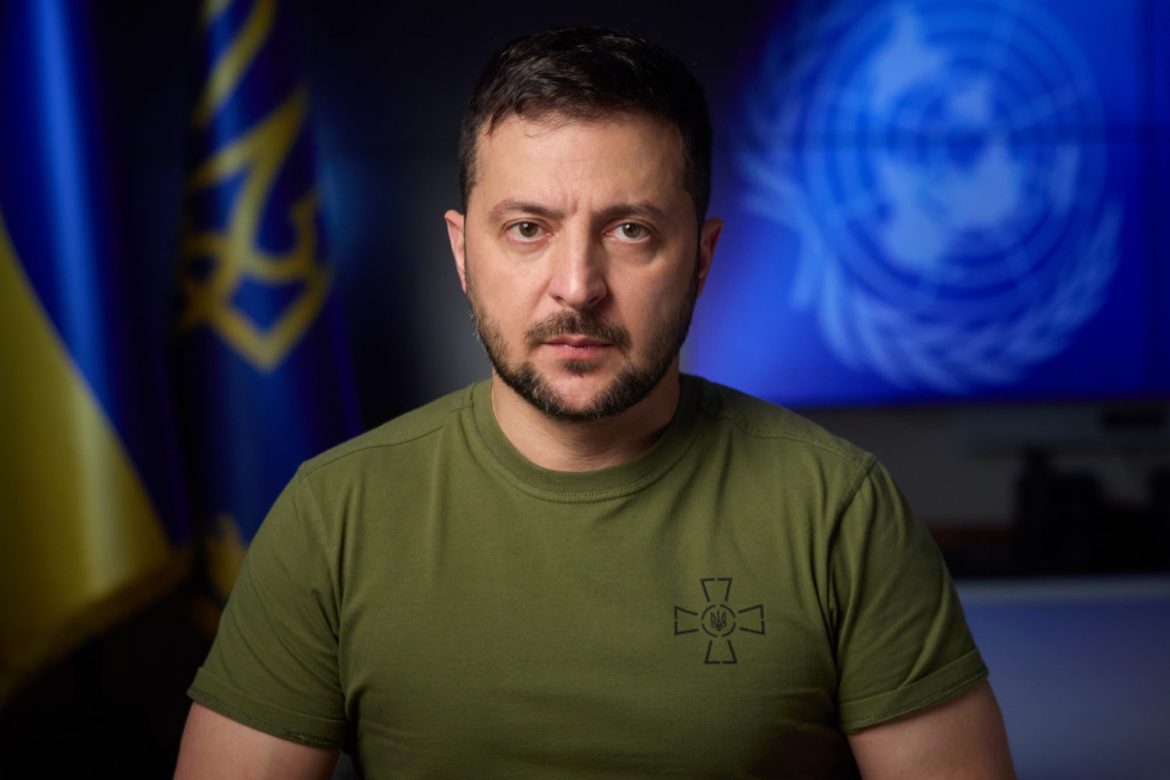 Президент Володимир Зеленський підтвердив наявність російського громадянства у низки осіб та підписав укази щодо припинення українського громадянства.