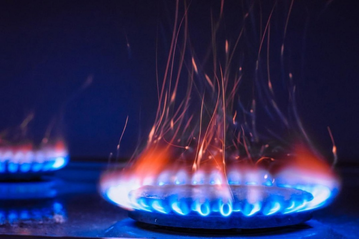 З 1 грудня в Україні змінюються постачальники газу для населення. Опубліковано повний перелік компаній та їхні тарифи, які діятимуть у грудні та далі.