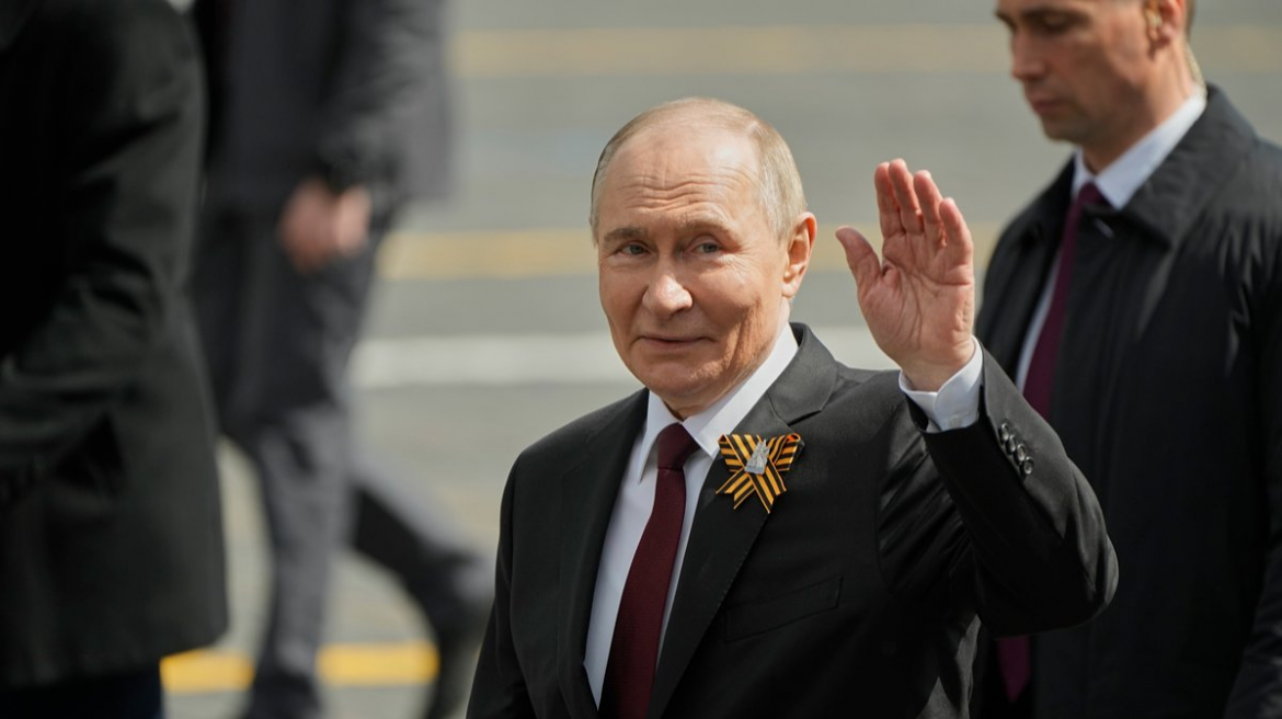 Володимир Путін на пресконференції 19 грудня заявив, що Україна не готова обговорювати території, однак, за його словами, існують сигнали до діалогу.