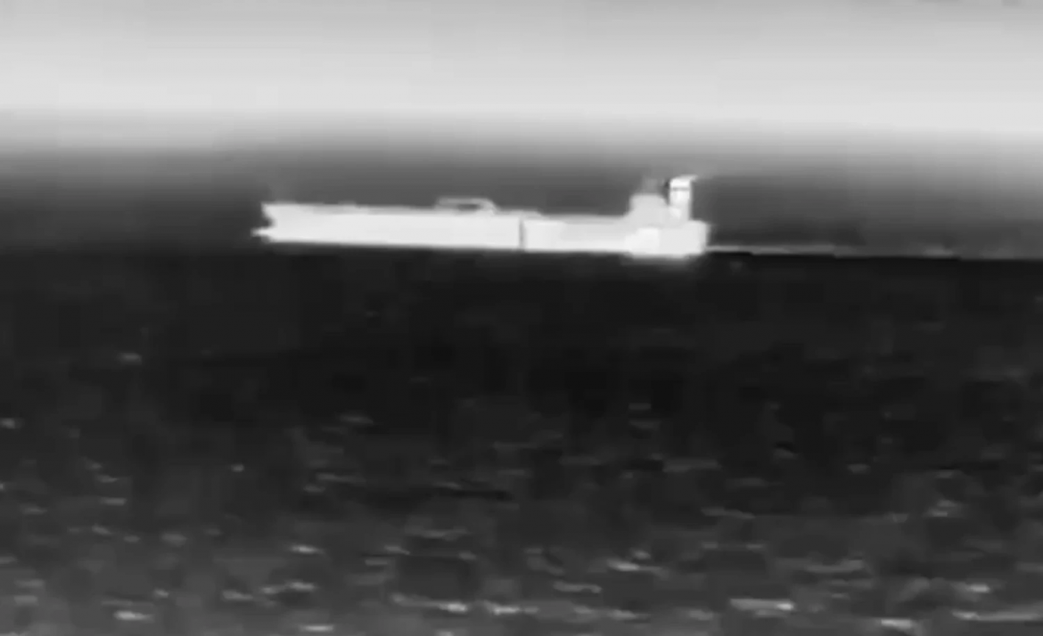 СБУ вперше атакувала танкер тіньового флоту рф QENDIL у нейтральних водах Середземного моря, завдавши судну критичних ушкоджень без екологічних ризиків.