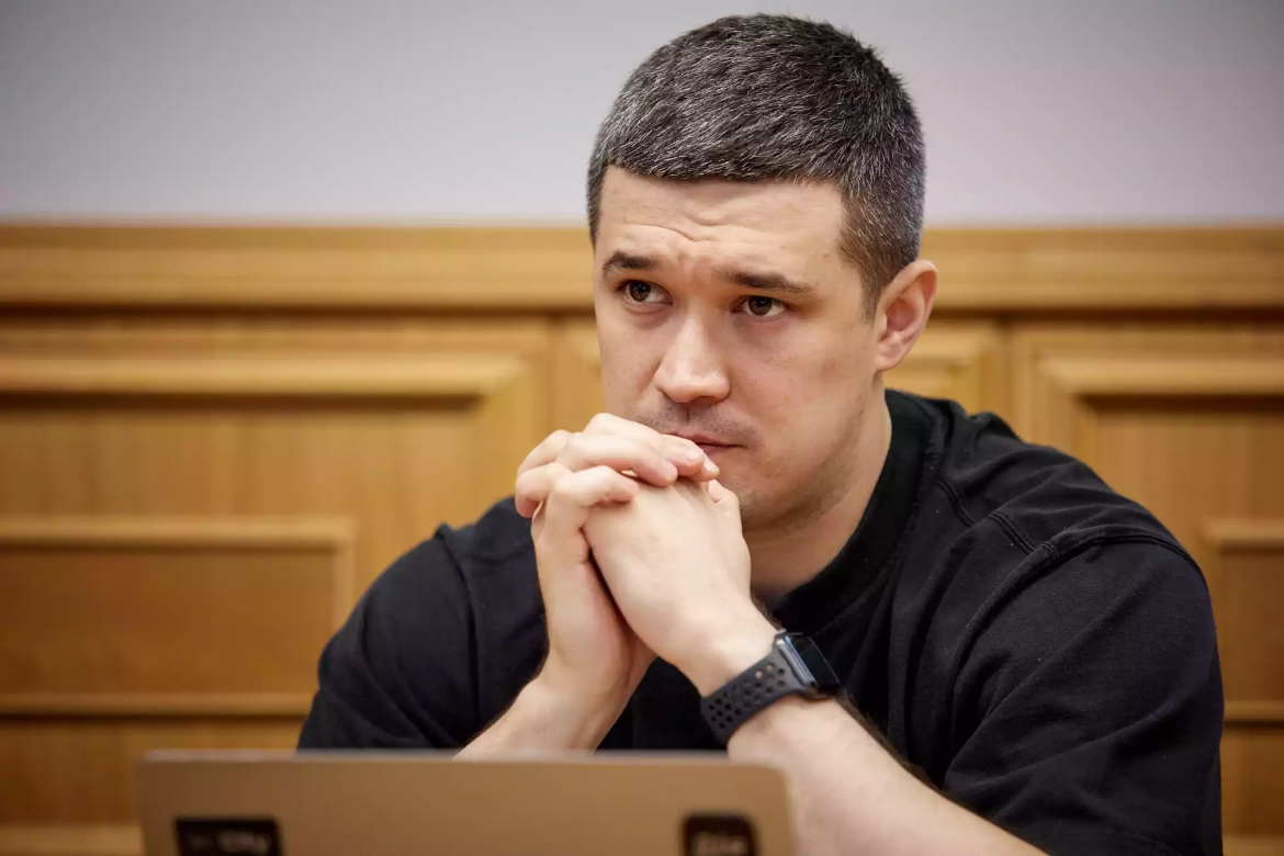 Михайло Федоров став одним із головних претендентів на посаду керівника Офісу президента. Основні факти про його освіту, кар’єру та діяльність у владі.