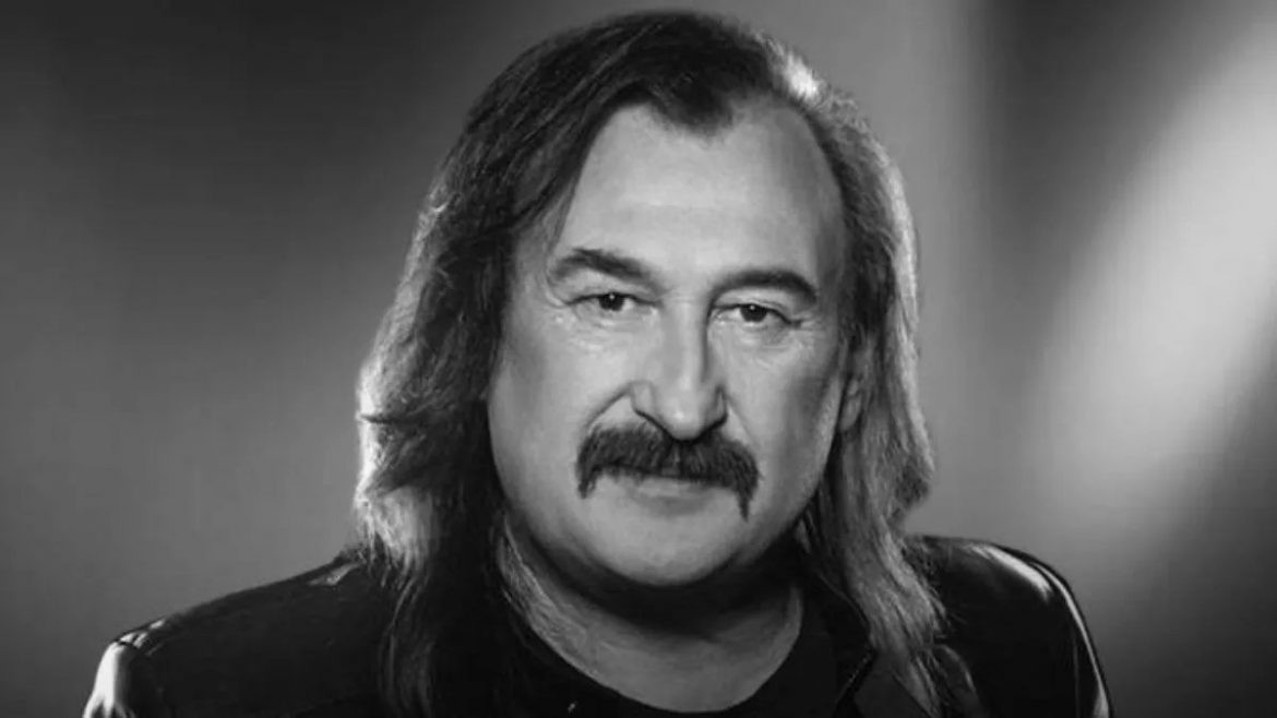 У Львові помер народний артист України Степан Гіга. Співакові було 66 років. Артист перебував у реанімації після важкої операції.
