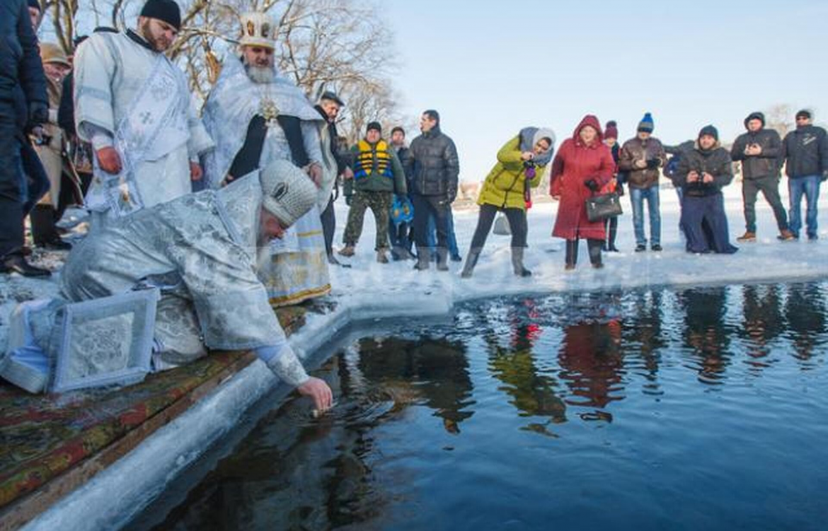 Водохреща 2026 в Німеччині: як святкують українці в діаспорі. Традиції Богоявлення, поради для купання та привітання німецькою мовою у віршах та смс повідомленнях.