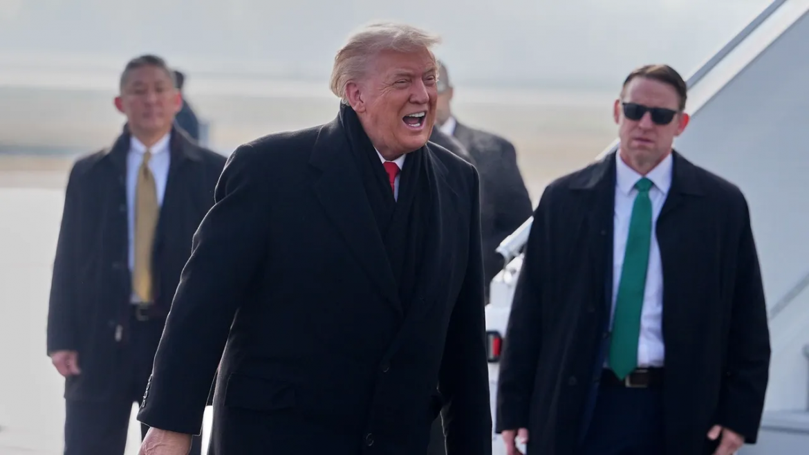 Дональд Трамп розповів про дискомбобулятор – секретну зброю США, яка вивела з ладу системи оборони Венесуели під час операції проти Мадуро.