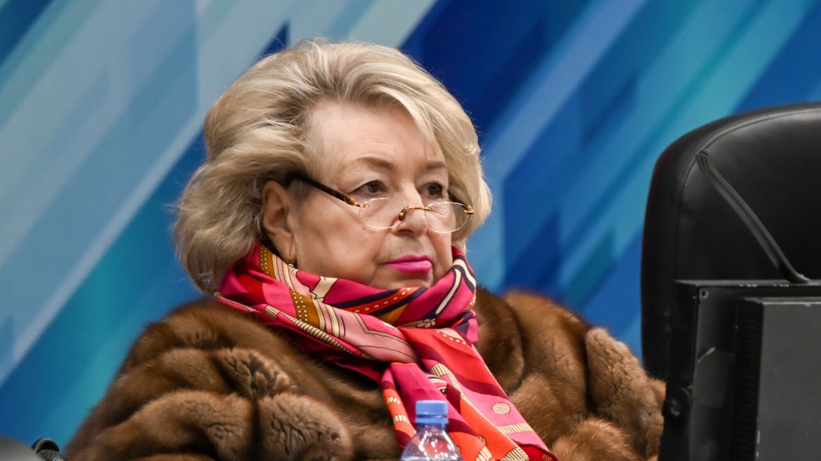 Російська тренерка Тетяна Тарасова різко розкритикувала організаторів Олімпіади-2026 через стартовий номер Петра Гуменника у короткій програмі.