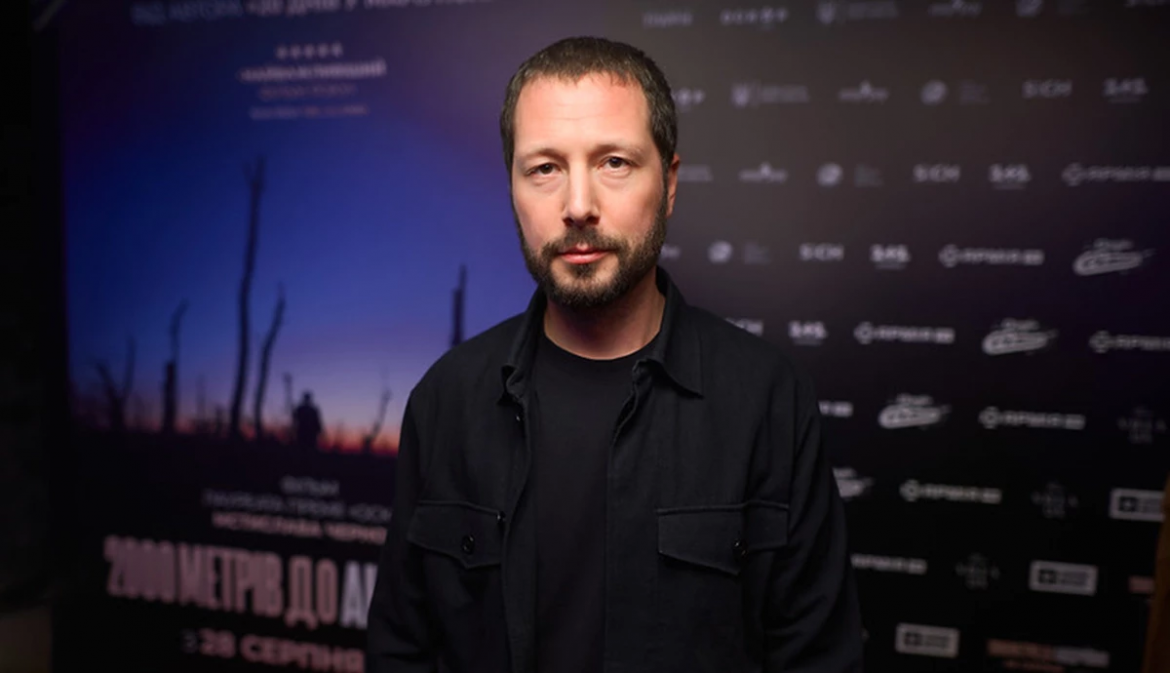 Мстислав Чернов отримав премію DGA за документальний фільм «2000 метрів до Андріївки», який розповідає про український контрнаступ 2023 року.