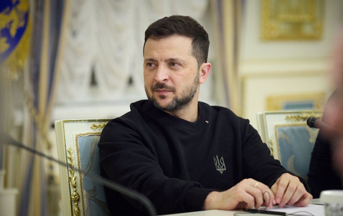 Зеленський анонсував «енергодесант» ДСНС для швидкого ремонту мереж і програма «пакети тепла» допомагає українцям під час відключень.