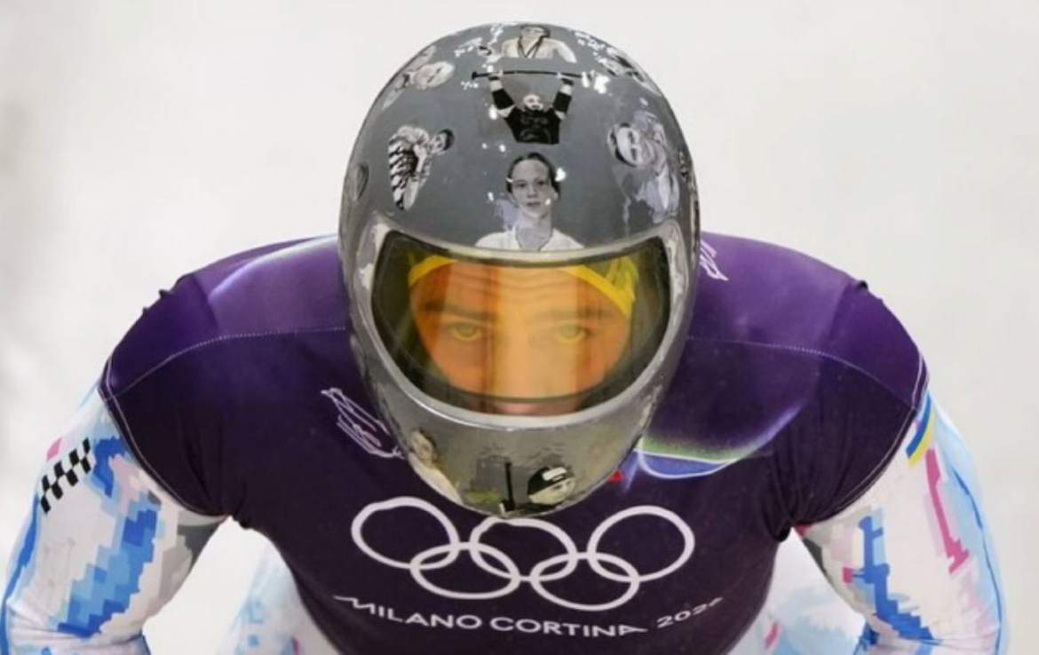 МОК пояснив дискваліфікацію Владислава Гераскевича на Олімпіаді-2026 через шолом із зображеннями загиблих українських спортсменів та порушення правил.