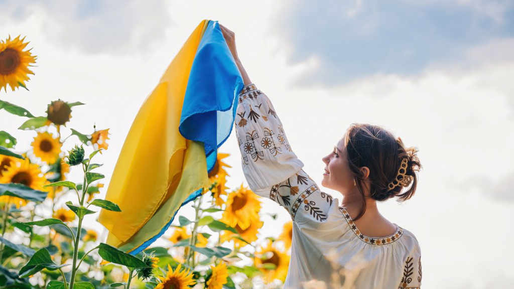 Коли святкуємо День української жінки 2026: історія дати та найкращі тексти привітань у віршах та смс для рідних