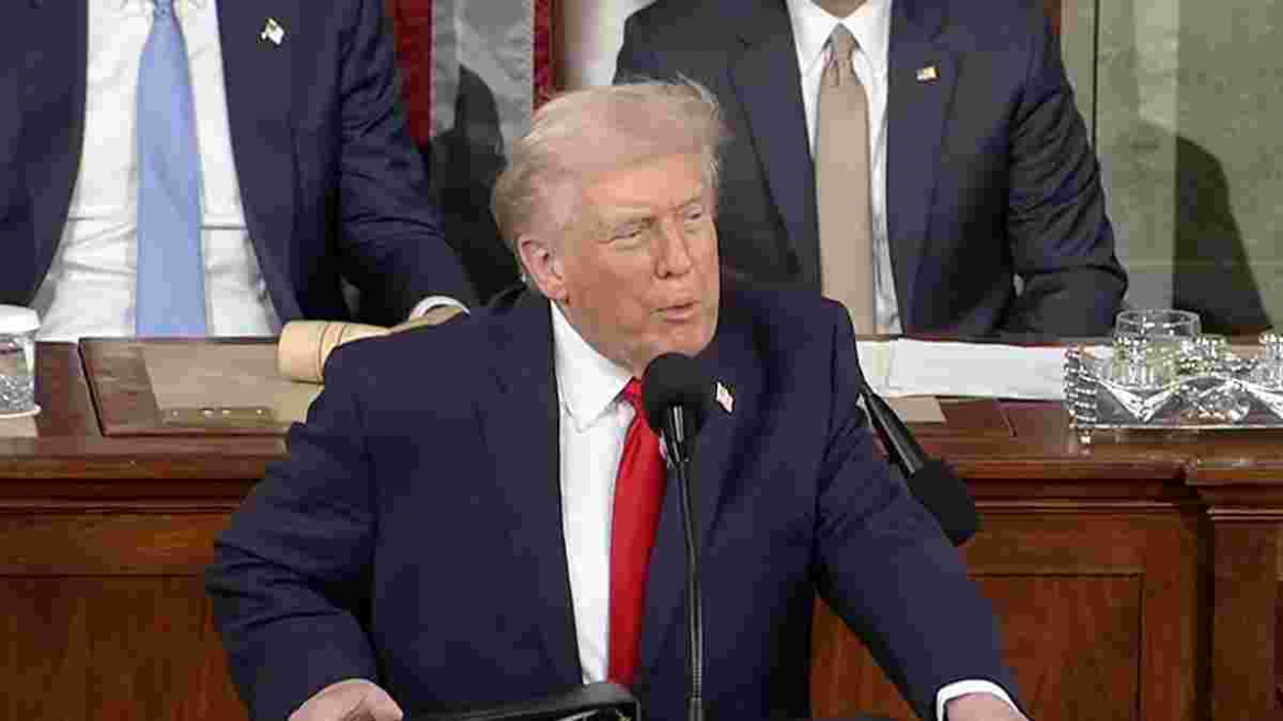 Трамп виступив у Конгресі понад 1,5 години, згадав війну в Україні та українку Ірину Заруцьку, критикував тарифи й імміграційну політику США.