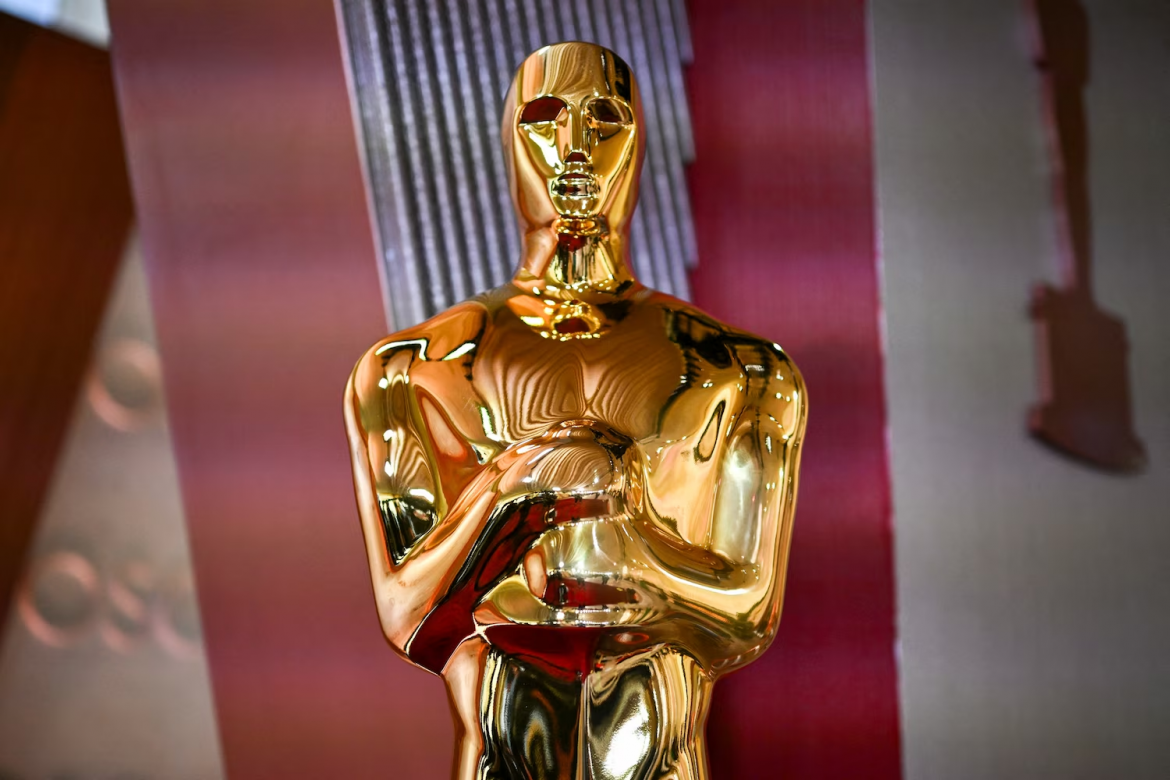 98-ма церемонія «Оскар» відбудеться 15 березня 2026 року в Лос-Анджелесі. «Sinners» встановив рекорд за кількістю номінацій, а Академія вперше вручить нагороду за кастинг.