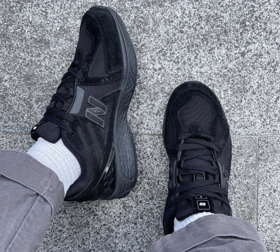 Як замовити кросівки New Balance 1906R на маркетплейсі: мій досвід покупки та доставки