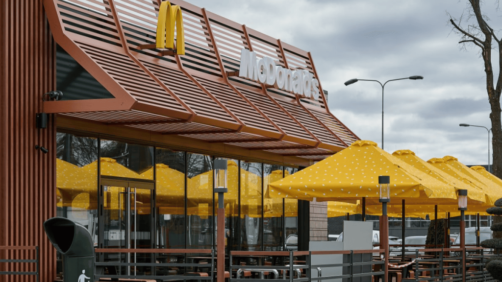 У Ірпені відкрився перший McDonald’s біля залізничного вокзалу: що відомо про новий ресторан мережі в Україні