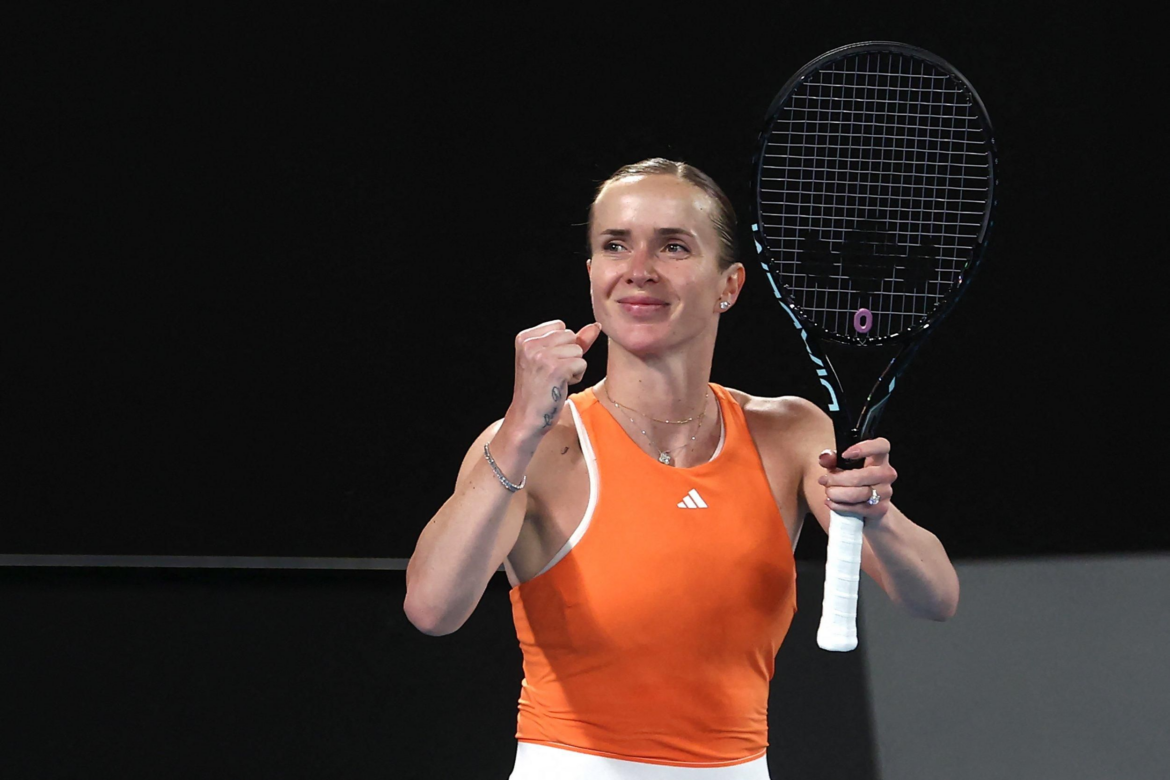 Еліна Світоліна пробилась до чвертьфіналу турніру WTA 1000 в Індіан-Веллсі після того, як чешка Катерина Синякова відмовилась продовжувати матч на початку другого сету.