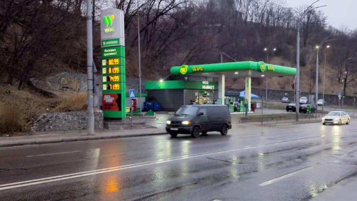 Ціни на бензин А-95, А-92, дизель та автогаз в Україні 20 березня 2026 року: тенденції подорожчання та коливання цін на АЗС.