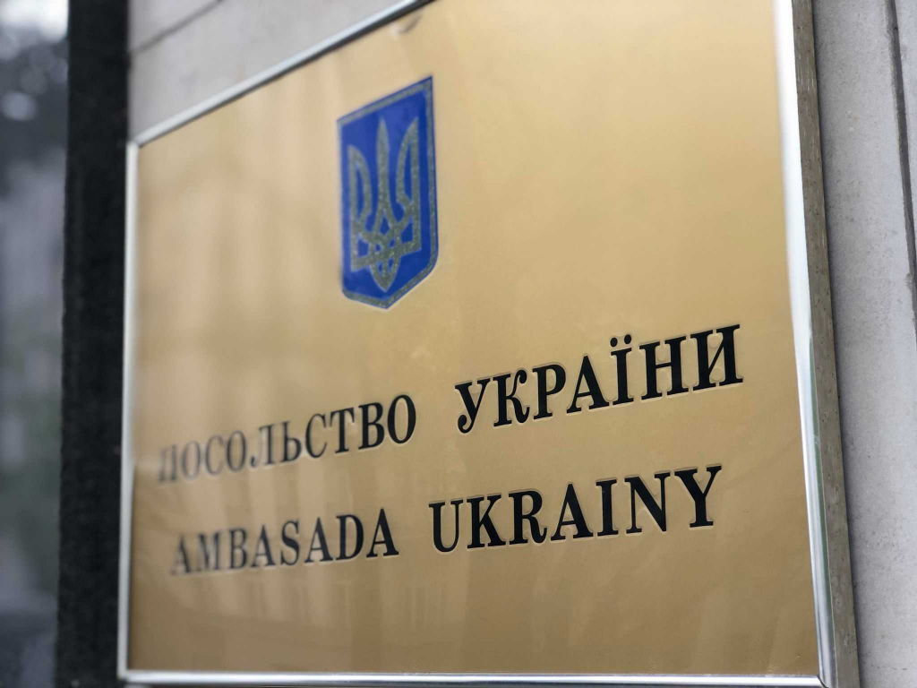 Що робити українцям на Кіпрі 2026: куди звертатись через загострення конфлікту з Іраном та як повернутись додому в Україну — гарячі лінії, адреси консульств та транзитні коридори