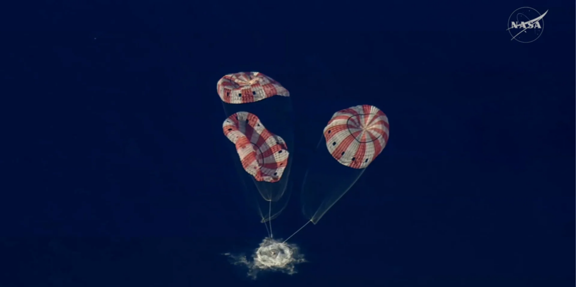 Місія Artemis II успішно повернулася на Землю, доставивши екіпаж Оріона до Тихого океану. Дізнайтеся результати тестів систем життєзабезпечення та деталі посадки NASA.