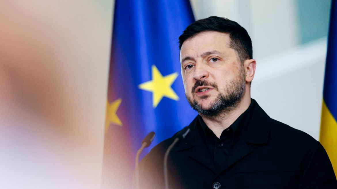 Продовження мобілізації в Україні 2026 стало офіційним після подання указів президента. Воєнний стан триватиме до 2 серпня, дізнайтеся про умови призову для чоловіків.