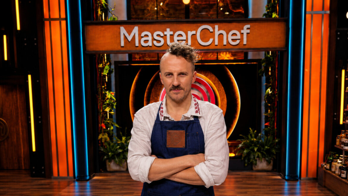 Клопотенко у MasterChef Polska представив українські продукти, качану кашу, бринзу, квас і копчену грушу для європейської аудиторії.