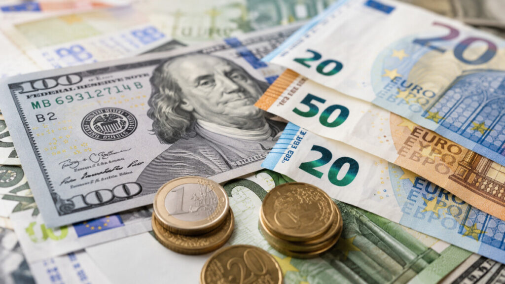 Курс валют 19 травня 2026 в Україні: банки різко підняли долар і євро, де зараз найвигідніше купувати валюту