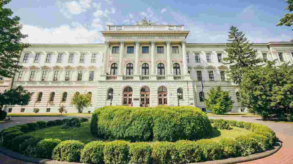 Нові ціни на навчання в КПІ та Львівській політехніці: які спеціальності у 2026 році стали найдорожчими