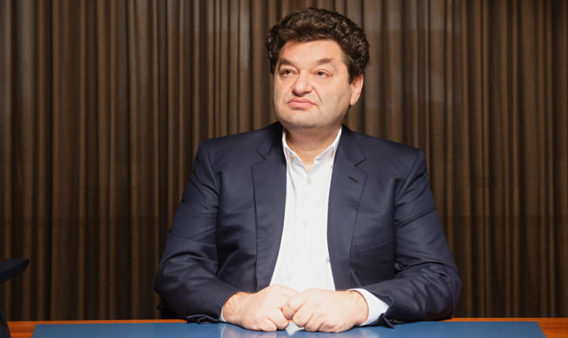 Вибух у Монако: хто такий Вадим Єрмолаєв, що відомо про замах, стан родини, санкції України та версії мотиву без непідтверджених звинувачень.
