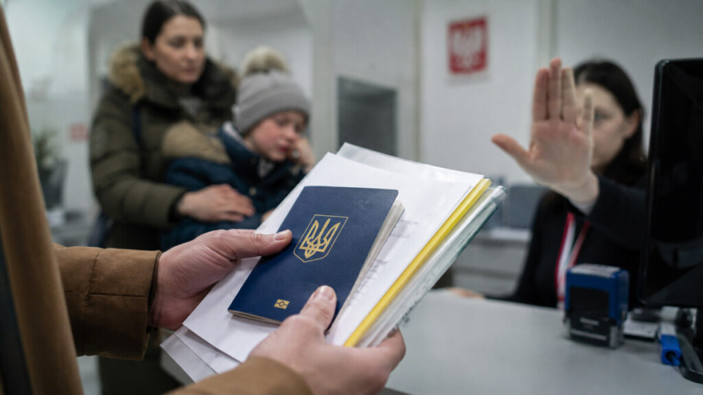 Українцям у Польщі частіше відмовляють у PESEL UKR: хто ризикує отримати статус NUE