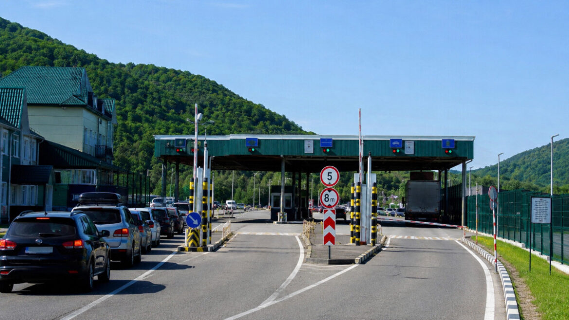 Кордон з Румунією з 8 до 17 червня обмежать для авто на КПП Солотвино — Сігету-Мармацієй. Пішоходи проходитимуть без змін.