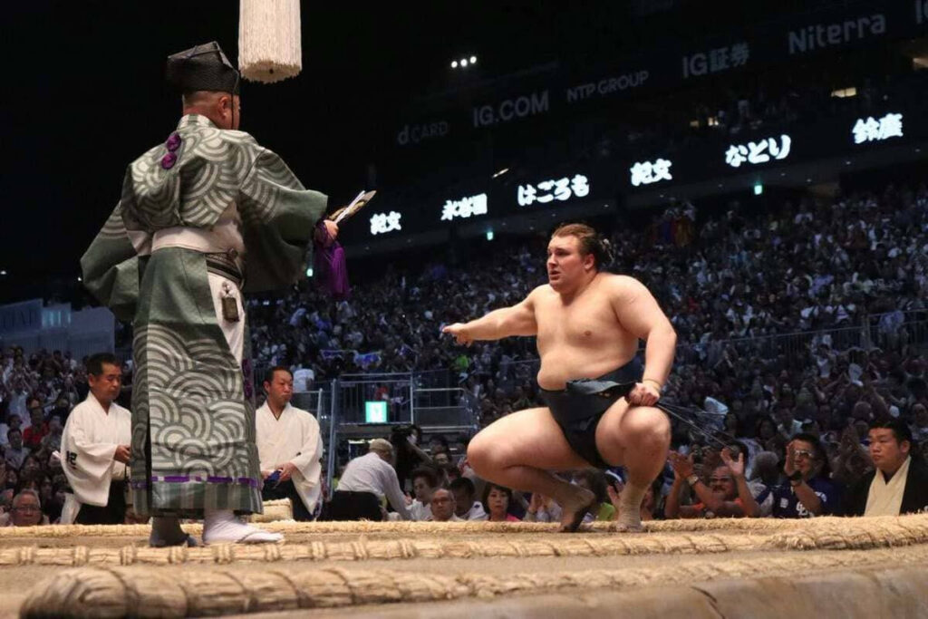 Українець виграв Кубок Імператора з сумо втретє: Аонішікі переміг на Nagoya Basho