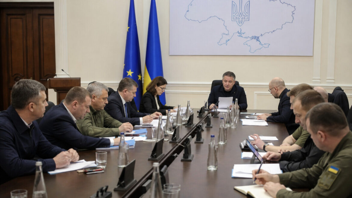 Відстрочка від мобілізації діятиме під час переоформлення: Кабмін змінив строки розгляду заяв, правила для бронювання, ЦНАП і Дії.