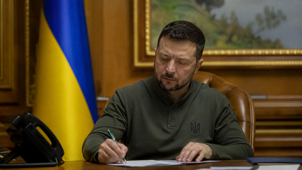 Зеленський звільнив послів України у 4 країнах: кого торкнулися кадрові зміни